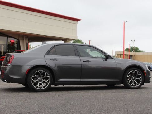 Used 2017 Chrysler 300 S RWD image 3