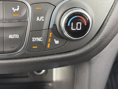 Used 2024 Chevrolet Equinox LT FWD image 25