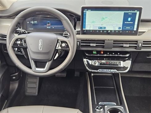 New 2026 Lincoln Corsair Premiere image 25