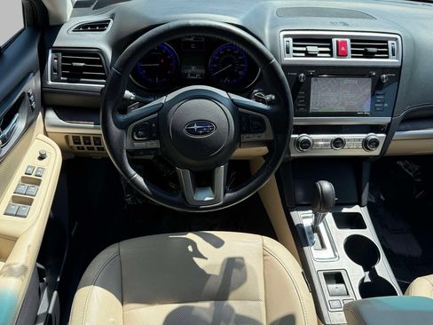 Used 2017 Subaru Outback 3.6R Limited AWD/4WD image 3