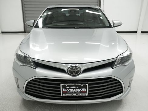 Used 2016 Toyota Avalon Limited image 2