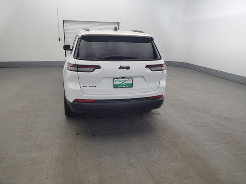 Used 2023 Jeep Grand Cherokee L Laredo AWD/4WD image 6