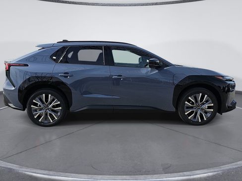 New 2026 Subaru Solterra AWD/4WD image 2