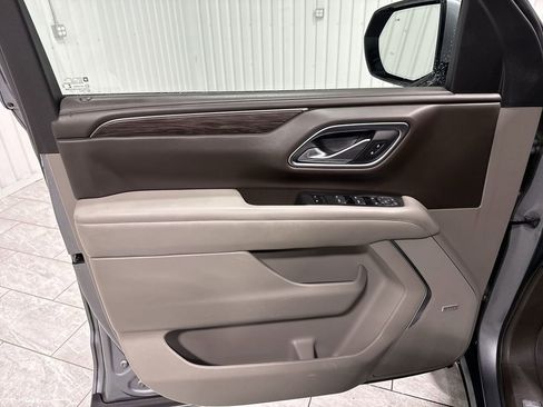 Used 2021 Chevrolet Tahoe Z71 w/ Z71 Off-Road Package AWD/4WD image 23