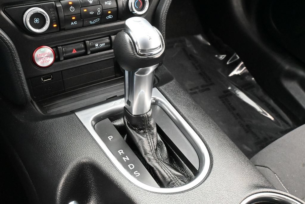 Used 2019 Ford Mustang Coupe w/ Black Accent Package RWD image 21