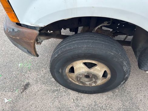 Used 2001 Ford F350 XL image 19