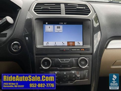 Used 2017 Ford Explorer XLT w/ Equipment Group 201A AWD/4WD image 21