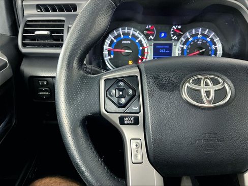 Used 2016 Toyota 4Runner Limited AWD/4WD image 9