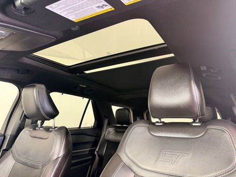 Used 2022 Ford Explorer ST AWD/4WD image 25