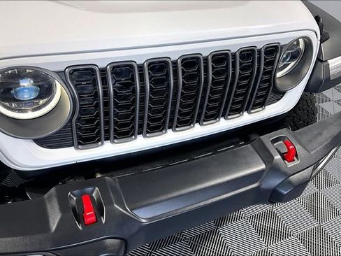 Used 2025 Jeep Wrangler Unlimited Rubicon AWD/4WD image 29