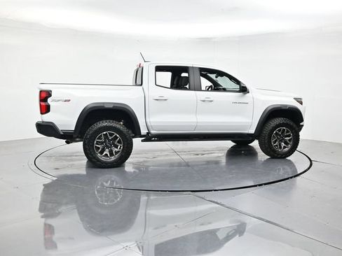Used 2026 Chevrolet Colorado ZR2 AWD/4WD image 2