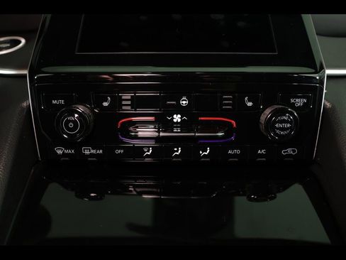 New 2025 Jeep Grand Cherokee Laredo X w/ Luxury Tech Group I image 13