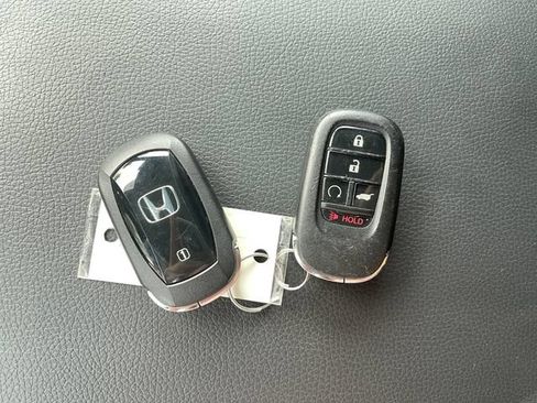 Used 2025 Honda Pilot TrailSport image 35