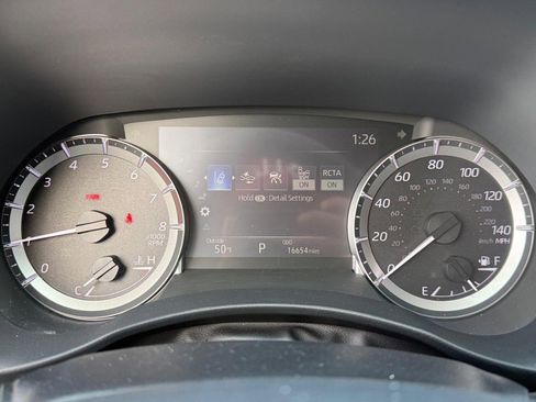 Used 2024 Toyota Highlander LE image 20