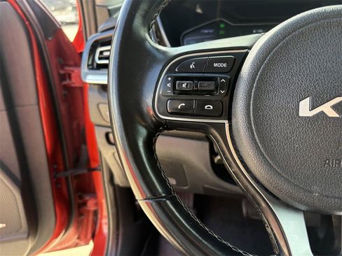 Used 2022 Kia Niro Touring Special Edition image 17