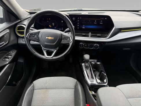 Used 2024 Chevrolet Trax LT w/ Driver Confidence Package image 11