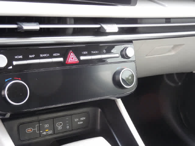Used 2025 Hyundai Tucson SEL FWD image 12