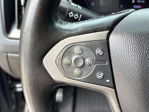 Used 2022 Chevrolet Colorado Z71 w/ Safety Package RWD image 17