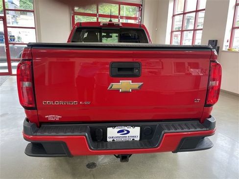 Used 2017 Chevrolet Colorado LT w/ LT Convenience Package AWD/4WD image 6