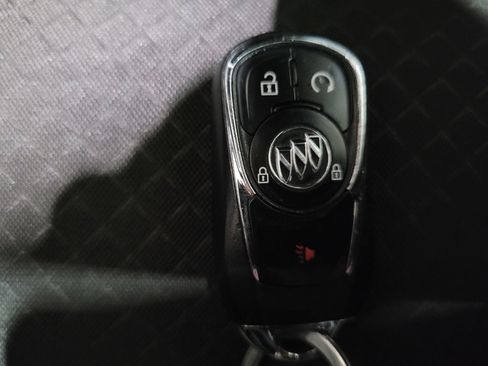 Used 2020 Buick Encore Sport Touring image 32