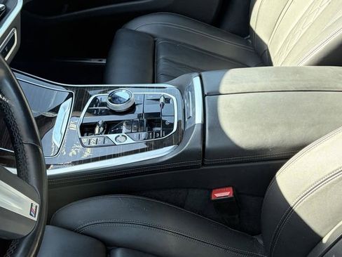 Used 2024 BMW X5 xDrive50e w/ Executive Package AWD/4WD image 4