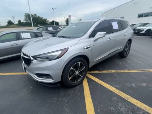 Used 2020 Buick Enclave Essence w/ Sound and Sites Package AWD/4WD image 6