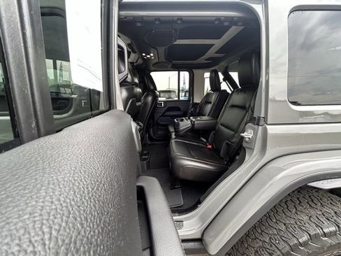 Used 2022 Jeep Wrangler Unlimited Rubicon w/ Xtreme Recon 35" Tire Package image 14