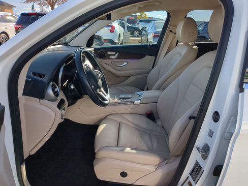 Used 2021 Mercedes-Benz GLC 300 image 28