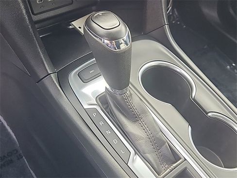 Used 2019 Chevrolet Equinox LT w/ LPO, Floor Liner Package image 24