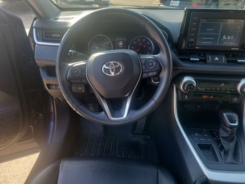 Certified 2020 Toyota RAV4 XLE Premium image 21