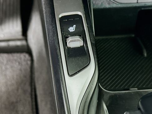 Used 2024 Kia Sorento S image 26