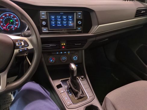 Used 2021 Volkswagen Jetta S image 19