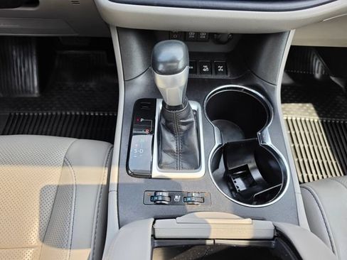 Used 2018 Toyota Highlander Limited AWD/4WD image 35