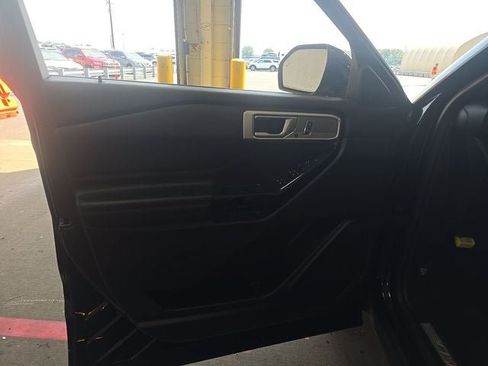 Used 2023 Ford Explorer ST-Line w/ Class IV Trailer Tow Package AWD/4WD image 15