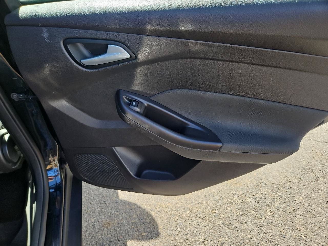 Used 2015 Ford Focus SE w/ Equipment Group 201A FWD image 18