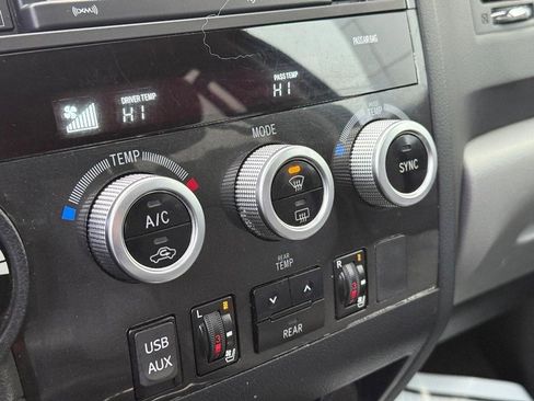 Used 2019 Toyota Sequoia Platinum image 31