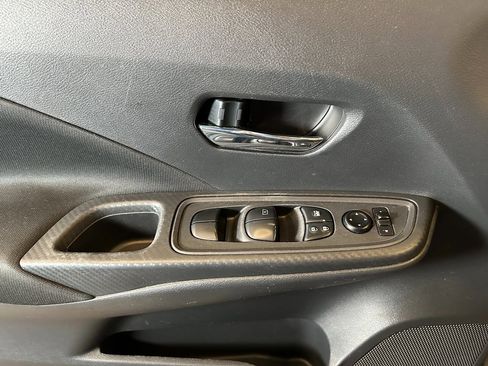 Used 2021 Nissan Versa SV image 19