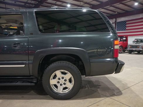 Used 2004 Chevrolet Suburban LT w/ Preferred Equipment Group image 5