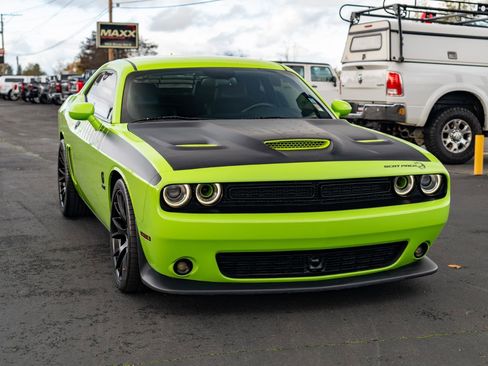 Used 2015 Dodge Challenger R/T Scat Pack w/ Scat Pack Appearance Package image 2