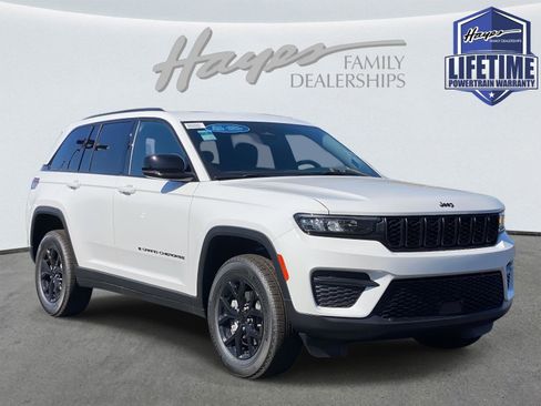 New 2025 Jeep Grand Cherokee Altitude image 1