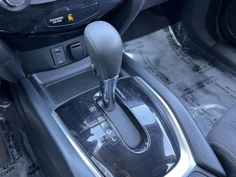 Used 2016 Nissan Rogue S image 30