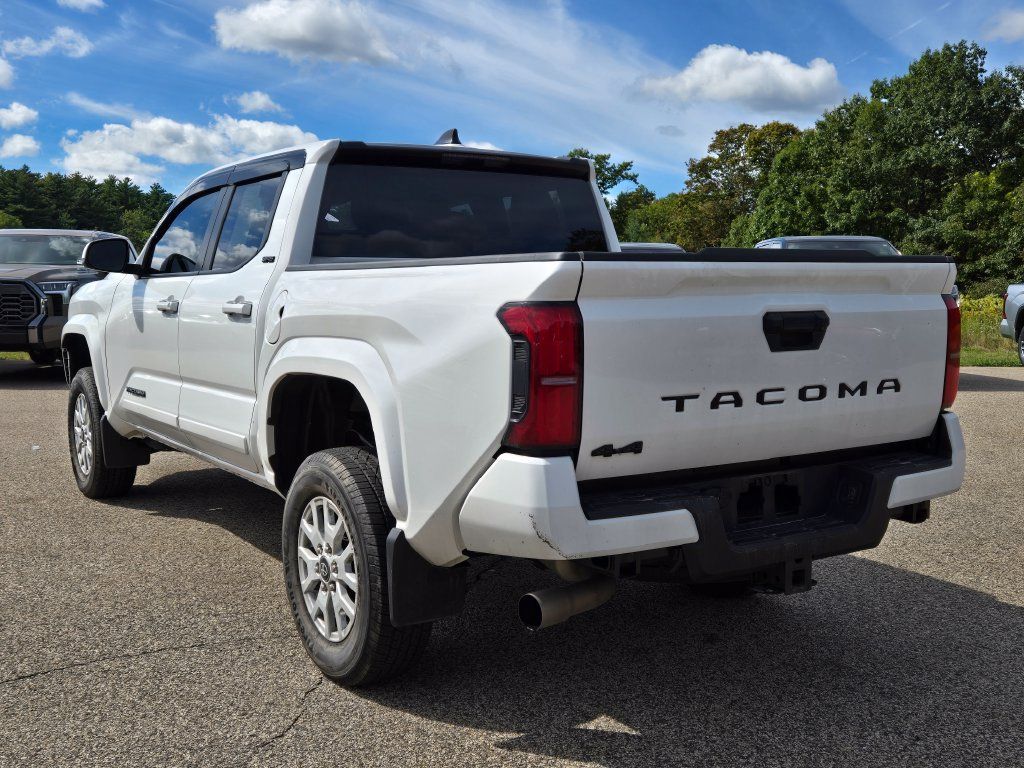 Used 2025 Toyota Tacoma SR5 AWD/4WD image 3