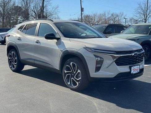 New 2026 Chevrolet Trax RS w/ Driver Confidence Package image 2