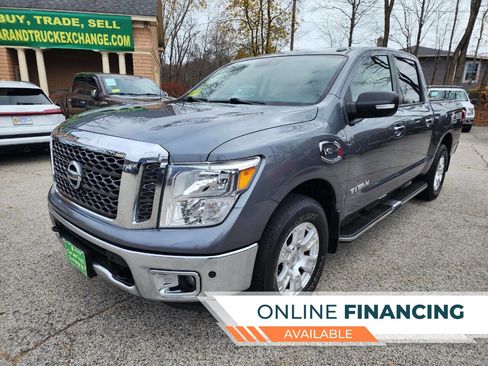 Used 2017 Nissan Titan SV image 1