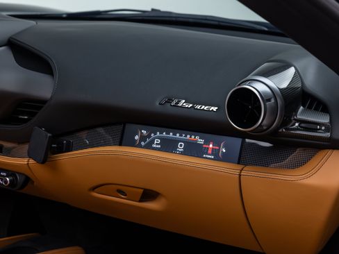 Certified 2022 Ferrari F8 Tributo RWD image 55
