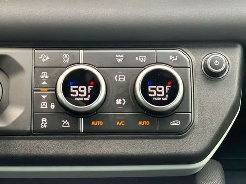 Used 2021 Land Rover Defender 110 X-Dynamic SE AWD/4WD image 18