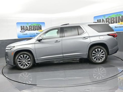 Used 2023 Chevrolet Traverse Premier image 2