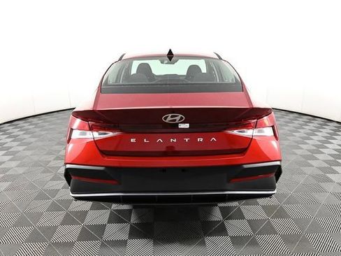 New 2026 Hyundai Elantra SE image 5