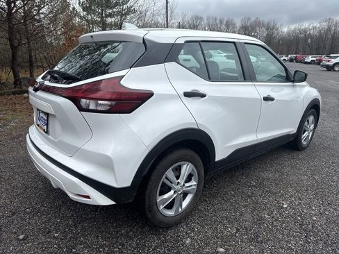 Used 2022 Nissan Kicks S image 9