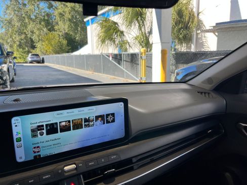 Used 2025 Kia K4 LXS image 36